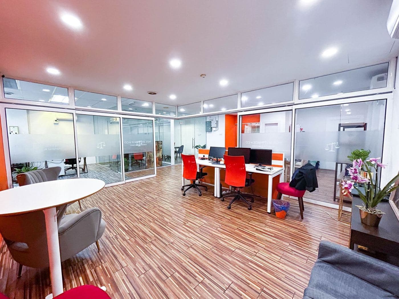 KLCC View Renovated Office Unit for Sale @ Wisma UOA, UOA Centre